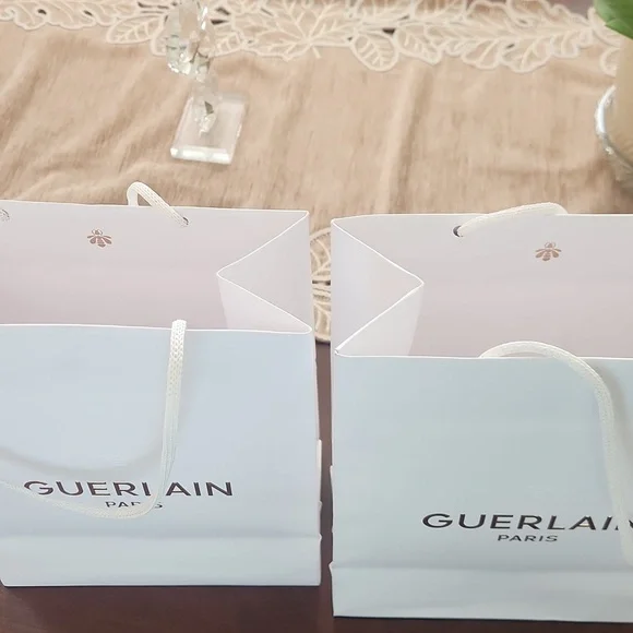 Guerlain White Gift Bags - Picture 5 of 5